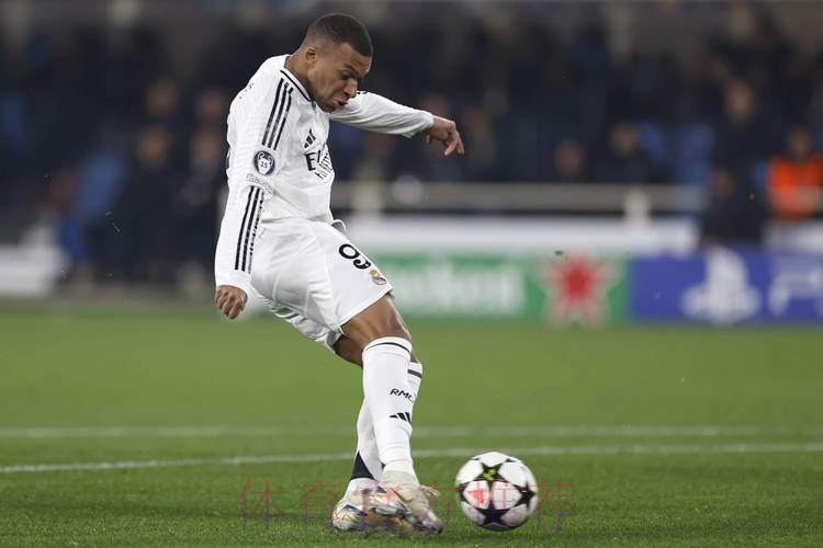 西媒:皇马希望圣诞节前续约安帅 安帅首选是皇马 西媒:皇马希望圣诞节前续约安帅 安帅首选是皇马